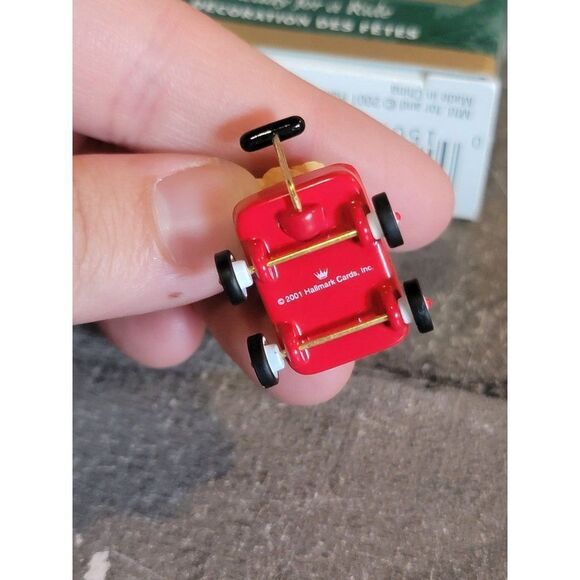 Hallmark Mini 2001 ready for a ride ornament Xmas decor - Picture 4 of 5